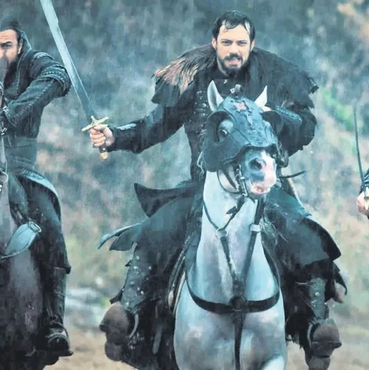 İzleyiciyi ekrana kilitledi