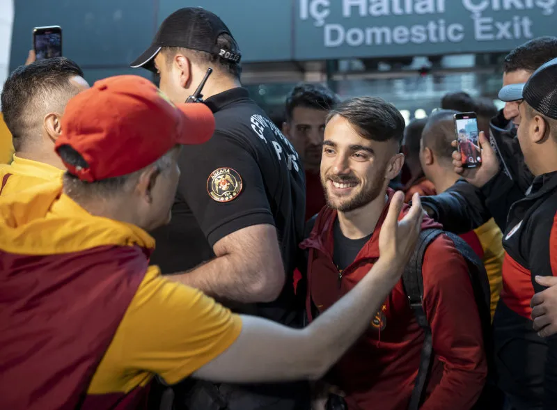 Galatasaray'da şok ayrılık! Eski takımına dönüyor - 17