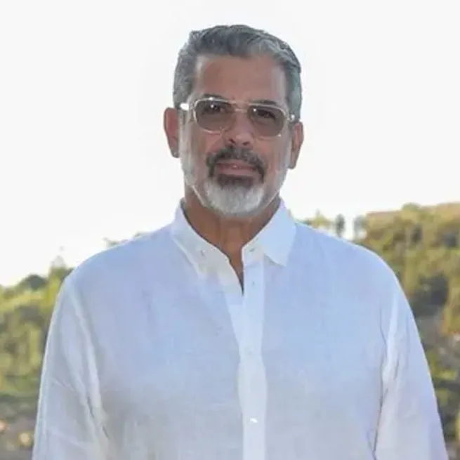 sahika-ercumen-bu-kez-aska-daldi-gonlunu-bakin-kime-kaptirdi-1763794539626.jpg Şahika Ercümen bu kez aşka daldı! Gönlünü bakın kime kaptırdı-5