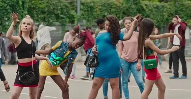 Netflix'in çocuk istismarı içeren Cuties filmiyle ilgili flaş gelişme! Geçici yayın lisansının iptal edilmesi söz konusu olacak