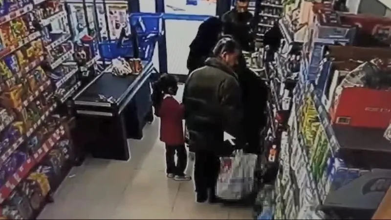 Mekan değişiyor zihniyet değişmiyor! Metroda göz göre göre istismarın faili serbest! Utanmaz sapık yeniden gözaltında!-5