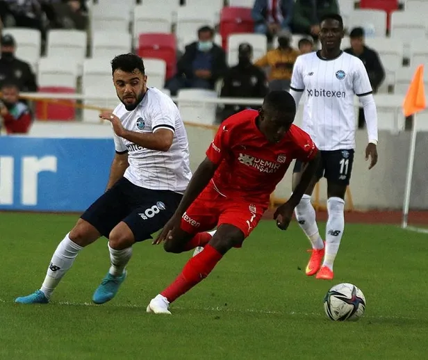 sivasspor-1-1-adana-demirspor-mac-sonucu-1635089343566.jpeg