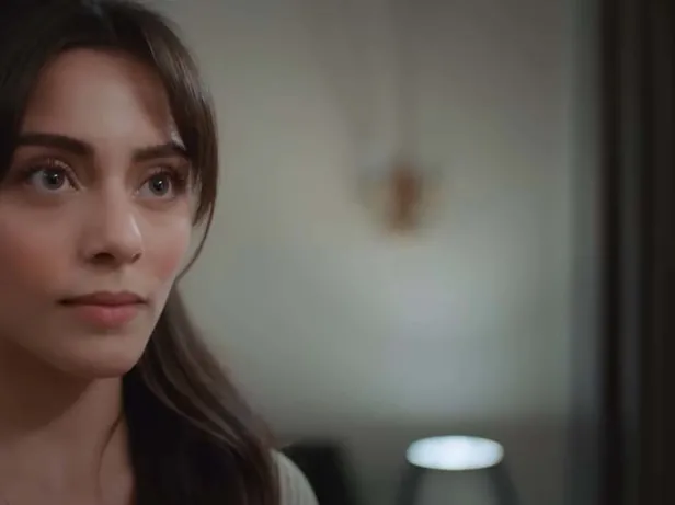 kizilcik-serbetinde-gozyaslarina-bogan-ayrilik-1699866335841.jpg İpi çekildi ''Ayrılık da sevdaya dahil'' Kızılcık Şerbeti'nde gözyaşlarına boğan ayrılık! İşte veda eden oyuncu...-2