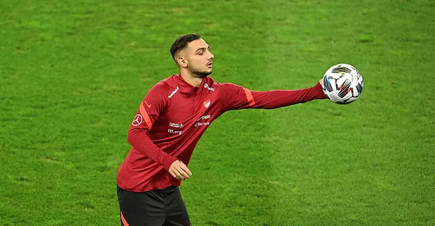 Milli yıldız Süper Lig'e geliyor! Menajeri resmen açıkladı