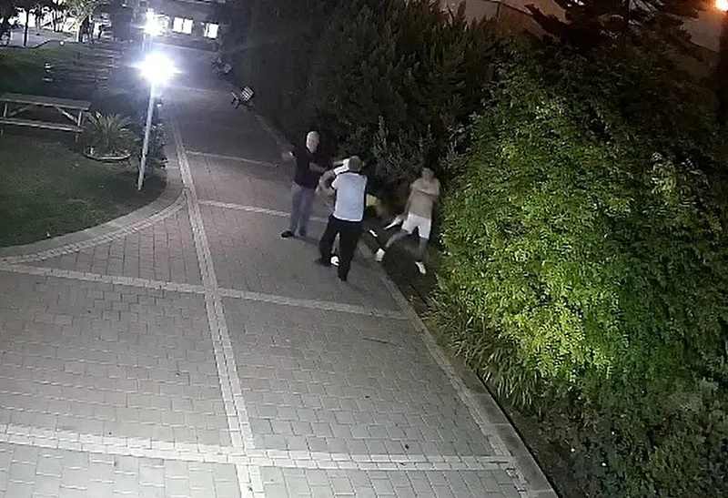 Adana'da akılalmaz olay | Oğluyla kavga eden çocuğa kabusu yaşattı (DHA)