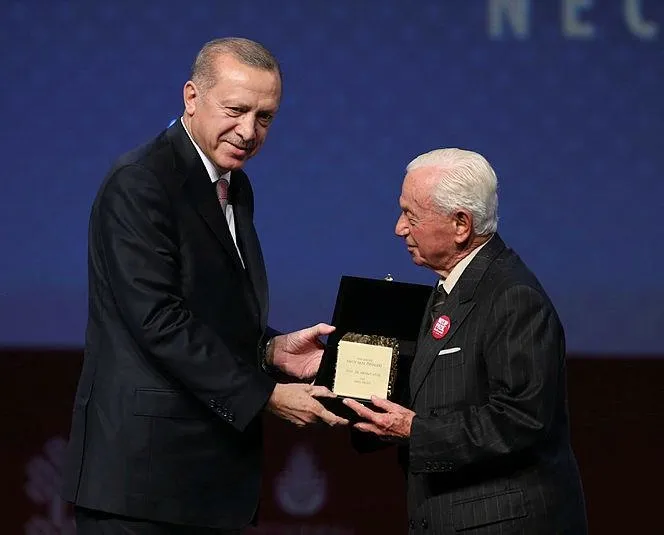 Necip Fazıl ödülleri sahiplerini buldu