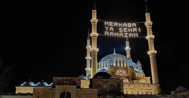 Minareler arasında ışıkla yazılan tarih: Mahya geleneğinin kökeni