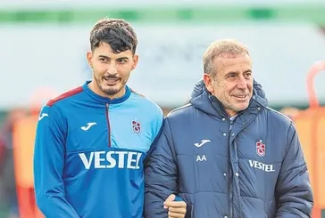 Gaziantep galibiyetinin ardından oyuncularını tebrik eden Abdullah Avcı taraftarlara seslendi: Biz büyük bir aileyiz