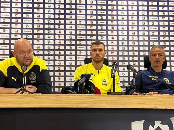 ozel-haber-edin-dzekonun-super-kupa-maci-oncesi-motivasyonu-ne-durumda-takvimcomtr-sordu-dzeko-yanitladi-1703786986873.jpeg ÖZEL HABER | Engellemelere rağmen ısrarla cevapladı! Edin Dzeko'dan Icardi sorusuna flaş tepki | takvim.com.tr sordu: Edin Dzeko yanıtladı'-4