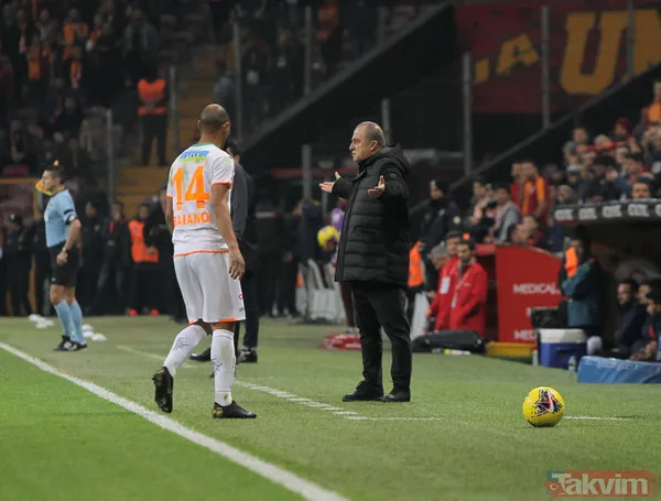 Muslera kalesinde devleşti! Sosyal medyada yer yerinden oynadı... - 35