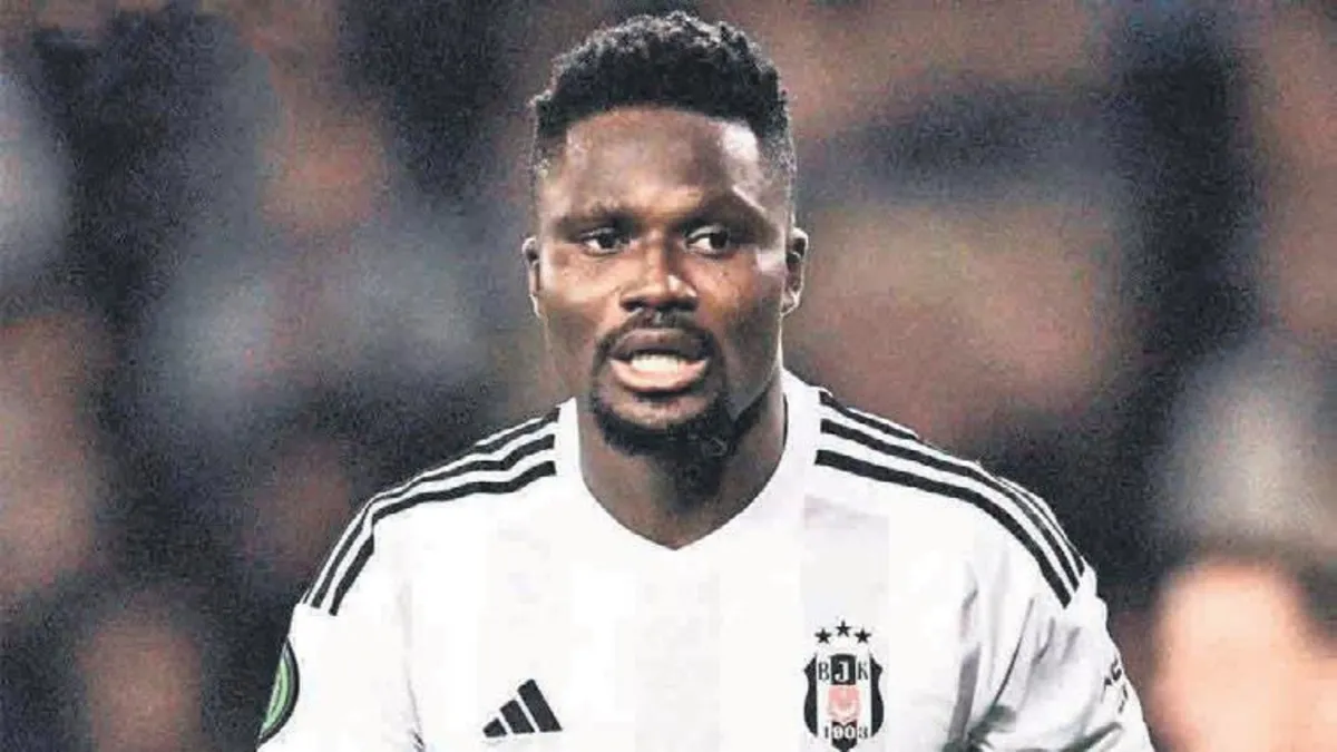 Amartey görüşme odasına