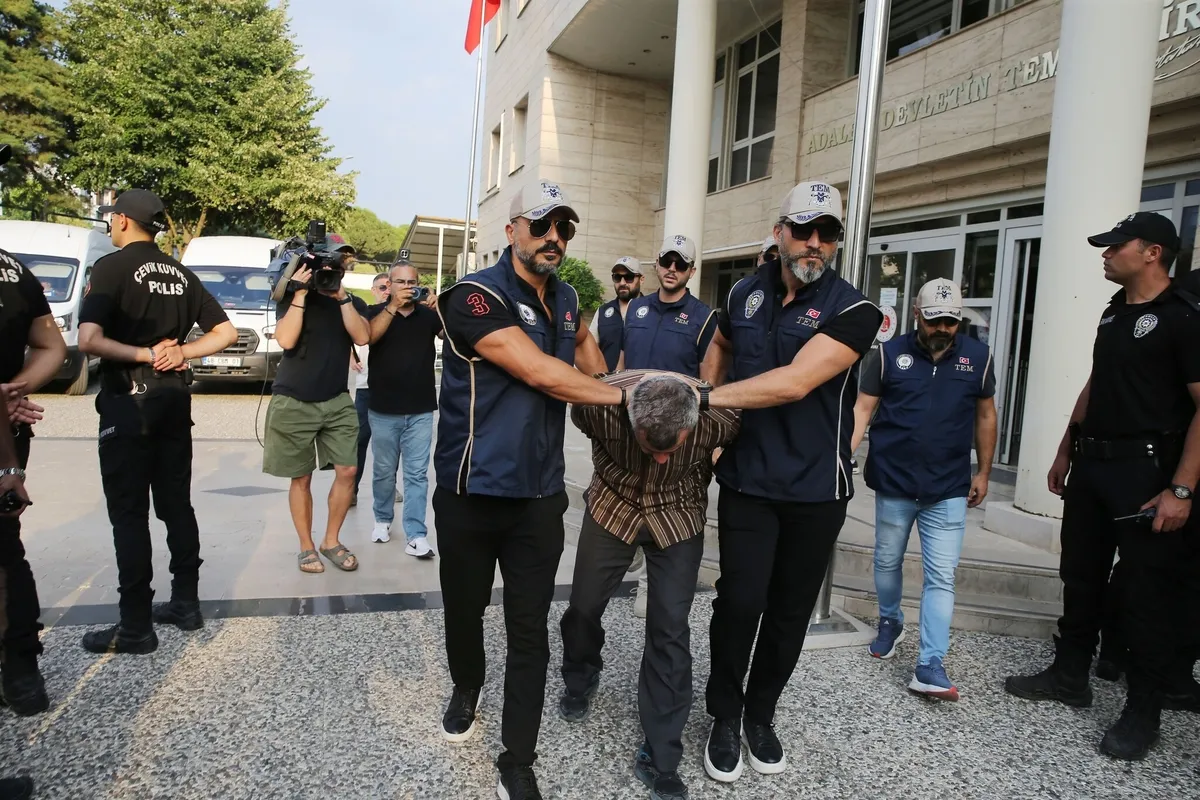 Burkay Karatepe'nin ablasının FETÖ'cülere lojistik destek verdiği ortaya çıktı! 10 yıllık ihanet yazışmalar taslak klasöründe: "Her pazar olmasın arada şaşırtalım"-10