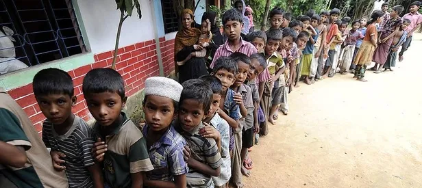 87 bin Arakanlı Müslüman yerinden edildi