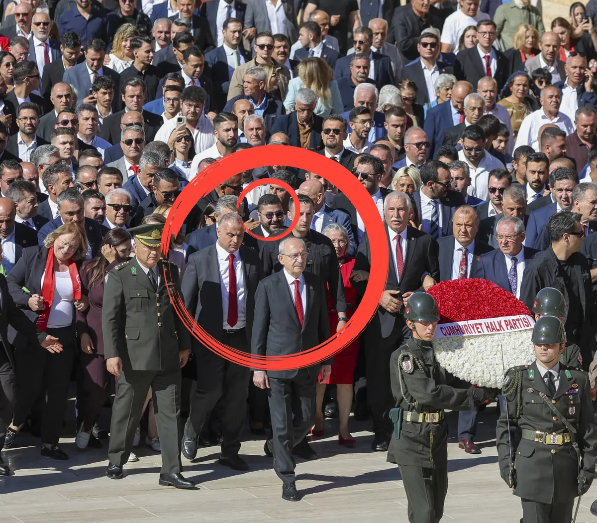 chpnin-utanc-karesi-tacizden-bir-araba-dayak-yiyen-vekil-anitkabirde-1788947953241.jpg CHP'nin utanç karesi! "Bir posta atacağım" deyip bir araba dayak yemişti: Ahmet Baran Yazgan Anıtkabir'de günah çıkardı-4