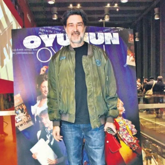 Oyunculuğu Burakmadı