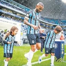 Geçen hafta Trabzonspor'a kaybeden Fenerbahçe, Adana Demir engelini aşmak istiyor-2