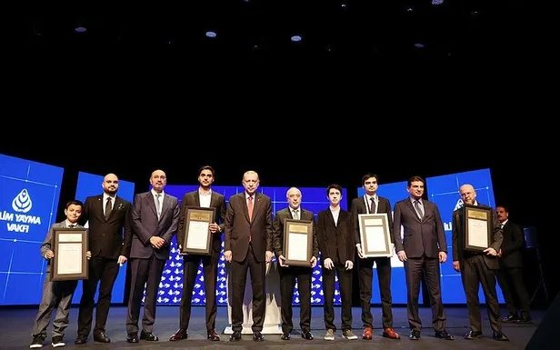 baskan-erdogandan-14-mayis-mesaji-tarihi-yol-ayrimi-1679754457825.jpeg Başkan Erdoğan'dan 14 Mayıs mesajı: Tarihi yol ayrımı-6