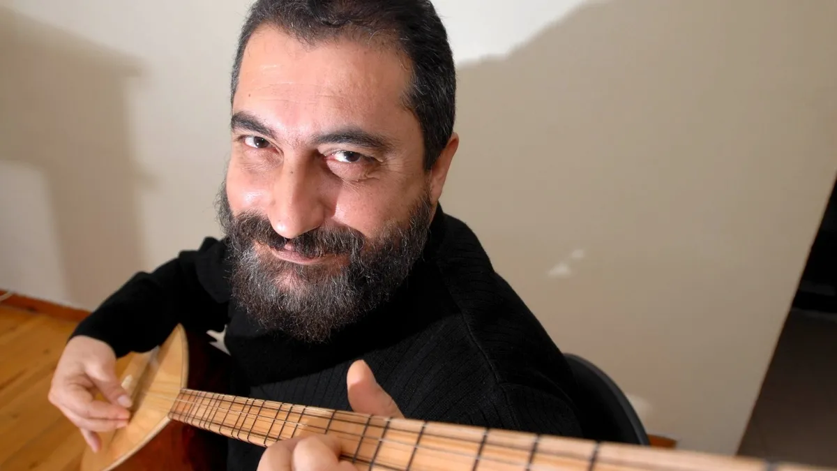 soner-olgunun-sevenlerini-yasa-bogan-haber-pankreas-kanseriyle-mucadele-eden-usta-muzisyen-entube-edildi-1791363889437.jpg Soner Olgun'un sevenlerini üzen haber! Pankreas kanseriyle mücadele eden usta müzisyen entübe edildi-5