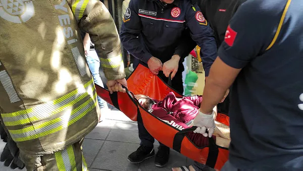 kagithanede-5-katli-binada-yangin-panigi-mahsur-kalanlar-var-1664201446581.jpg Kağıthane'de 5 katlı binada yangın paniği! Mahsur kalanlar var-4