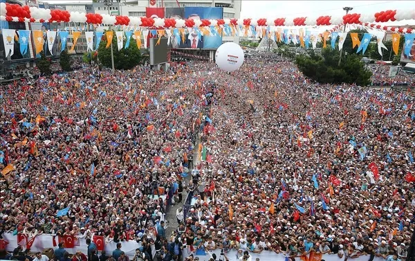 1680581860422.jpeg AK Parti'de değişim heyecanı: Gençlik ve tecrübe bir arada-2