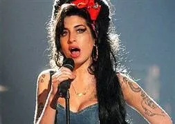 Amy Winehouse evinde ölü bulundu