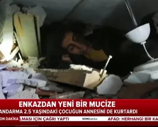 Son dakika: Elazığda bir mucize daha! JAK timi 2,5 yaşındaki kız çocuğunun annesini böyle kurtardı