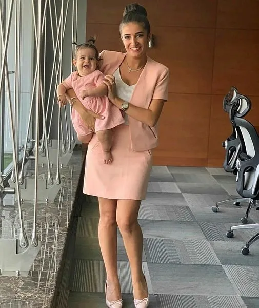 istanbulun-en-kucuk-avukati-15-yasindaki-beliz-bebek-1622180698104.jpg İstanbul'un en küçük avukatı: 1,5 yaşındaki Beliz bebek-6