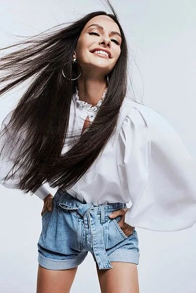 yasemin-ozilhan-paraya-para-demiyor-reklam-isbirlikleriyle-bu-ay-iki-markadan-aldigi-ucret-dudak-ucuklatti-1648406726022.jpeg Yasemin Özilhan paraya para demiyor! Reklam işbirlikleriyle bu ay iki markadan aldığı ücret dudak uçuklattı-6