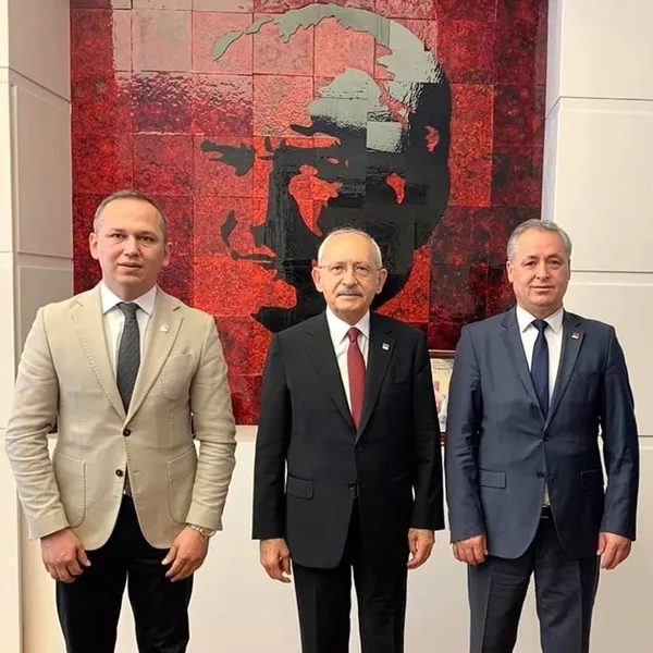 2014te-chp-yonetimini-vatana-ihanetle-suclayip-ak-partiye-gecen-esref-unalistedigi-gorev-verilmeyince-tekrar-chpye-dondu-1593269265115.jpg 2014'te CHP yönetimini vatana ihanetle suçlayıp AK Parti'ye geçen Eşref Ural, istediği görev verilmeyince tekrar CHP'ye döndü-2