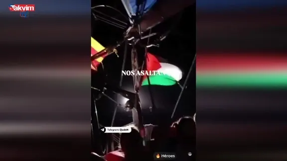 Filistin bayrağını indirmediler