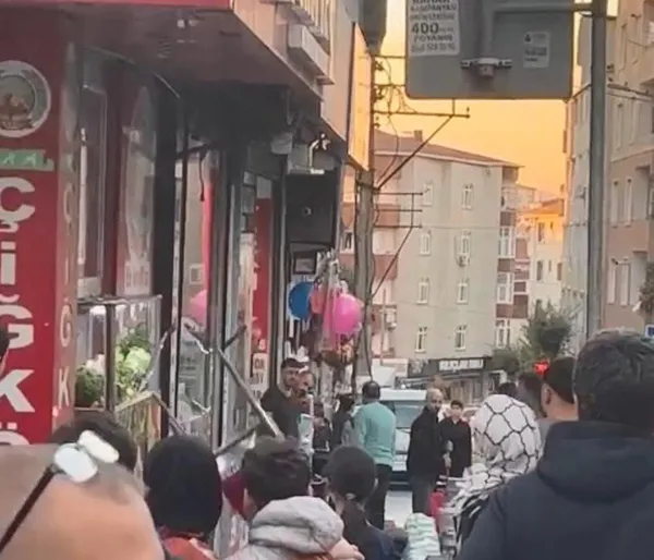 esenlerde-14-yasindaki-cocugun-cig-koftecide-istismar-edildigi-iddiasi-ortaligi-karistirdi-cam-cerceve-indi-1666526023945.jpg Esenler'de 14 yaşındaki çocuğun çiğ köftecide istismar edildiği iddiası ortalığı karıştırdı! Cam çerçeve indi-5