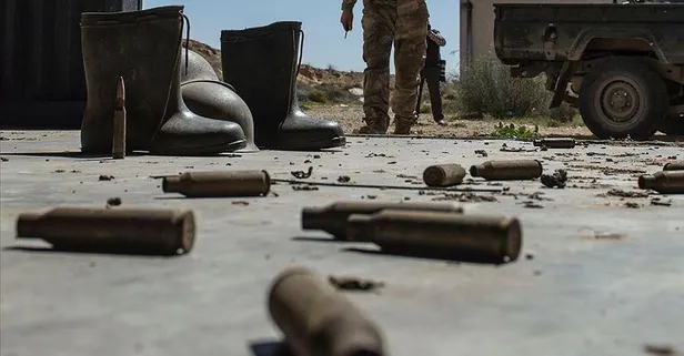 Son dakika: Libya Ordusu'ndan darbeci Hafter milislerine giden bir yakıt tankerine daha hava harekatı