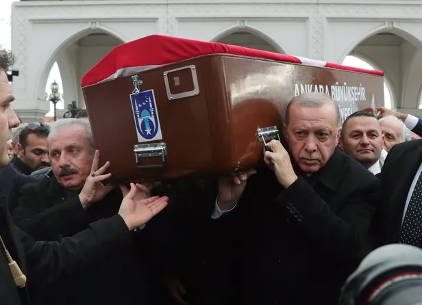 Son dakika: Eski bakanlardan Şevket Kazan, Başkan Erdoğan'ın da katıldığı cenaze töreniyle son yolculuğuna uğurlandı!-2