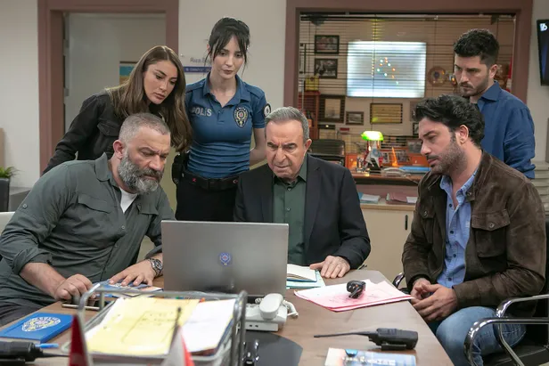 arka-sokaklar-riza-baba-oldu-mu-husnu-cobandan-sonra-sarsacak-gelisme-yoksa-zafer-ergin-1627634321739.jpg Arka Sokaklar Rıza Baba öldü mü? Hüsnü Çoban'dan sonra sarsacak gelişme! Yoksa Zafer Ergin...-2