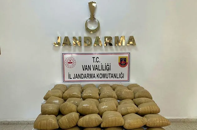Van'da, arazide 357 kilo esrar ele geçirildi