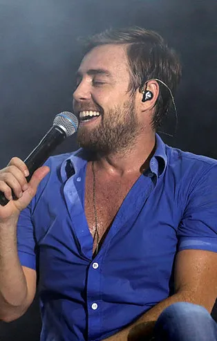 Murat Dalkılıç sahne kazası geçirmedi!