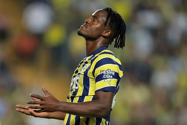 fenerbahcede-8-isim-dunya-kupasi-icin-radarda-batshuayi-ve-crespo-on-planda-1663144168143.jpeg