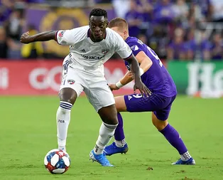 Transferde sürpriz gelişme! İstanbul’a imzaya geliyor