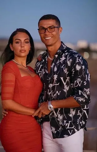 Ronaldo '30 milyon Euro'luk villasına 6 bin Euro'dan eleman arıyor