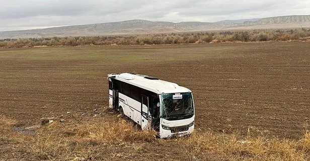 Cenazeye gidenleri taşıyan midibüs şarampole devrildi! Çok sayıda yaralı var