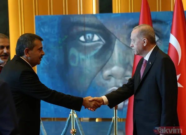 Külliye'de '30 Ağustos' kabulleri! Başkan Erdoğan'dan Türkiye'nin ilk kadın amirali Gökçen Fırat'a: Sen benim hemşehrimdin he? - 32