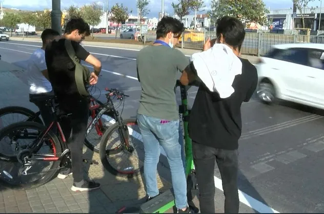 Pendik'te korkunç olay! Scooterla yolun karşısına geçerken otomobil çarpan genç öldü