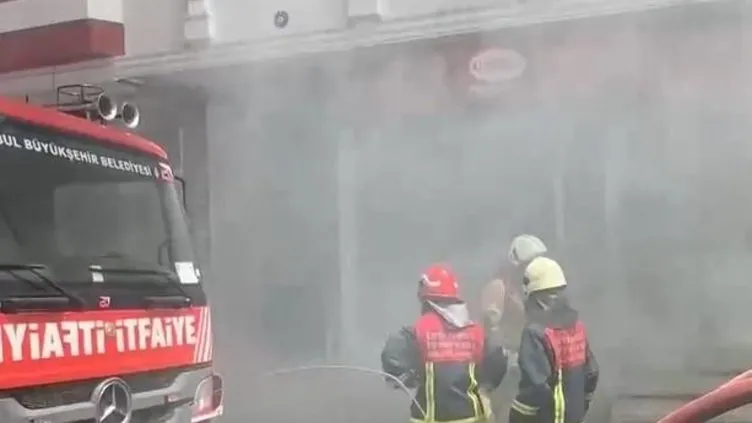Son dakika! Şişli’de depo yangını: 7 katlı binanın zemininde bulunan depo alevlere teslim oldu