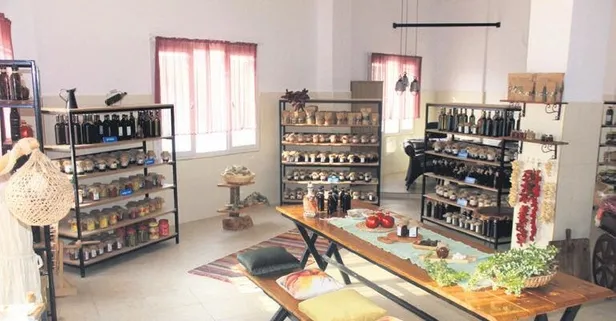 Deprem bölgesindeki kadınları dijital dünyaya hazırlıyor