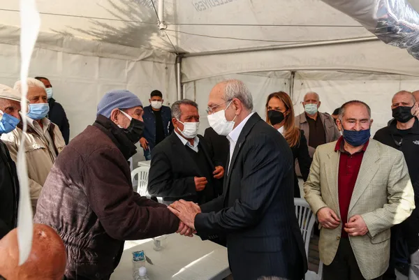 15-temmuz-gazisinden-chp-genel-baskani-kemal-kilicdarogluna-lutfu-t-tepkisi-1636896640314.jpg 15 Temmuz gazisinden CHP Genel Başkanı Kemal Kılıçdaroğlu'na Lütfü T. tepkisi-5