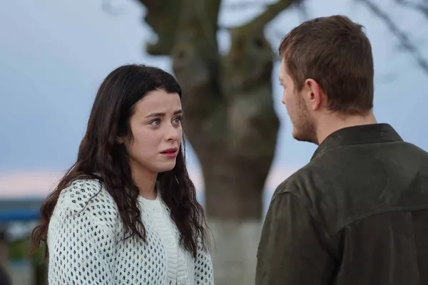 ates-kuslari-11-bolum-2-fragmani-yayinlandi-benim-yegenim-nerede-lara-eyuboglu-nerede-1680728049767.jpg Ateş Kuşları 11. bölüm 2. fragmanı yayınlandı: “Benim yeğenim nerede? Lara Eyüboğlu nerede!”-4