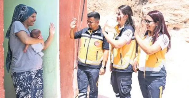 5 yıl önce ambulansta doğum yaptı! İkizlerin doğumunda aynı sağlıkçı karşıladı!