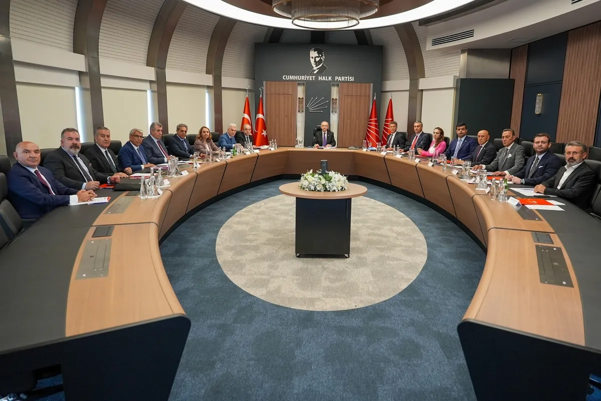 CHP'deki arınma fiiliyata döküldü! Yargıtay ihracı istenen 9 ismin üyeliğini sildi: Vekil sayısı 138'den 129'a düştü-4