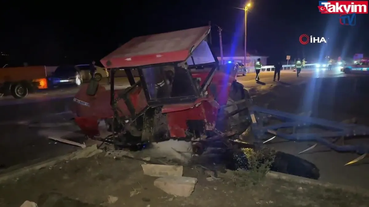 Tokat'ta otomobil traktöre çarptı: 5 yaralı