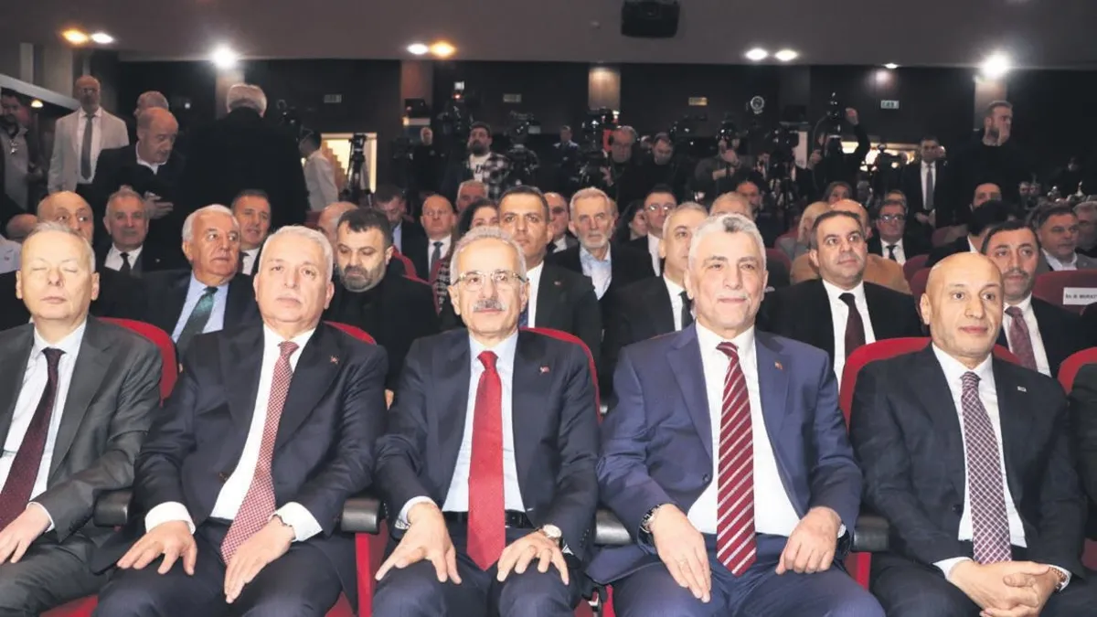 İhracatta çifte rekor! 263 milyar dolarla Cumhuriyet tarihinin zirvesine ulaştı